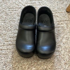 Dansko “professional black box” clog size 40 (9.5-10)W